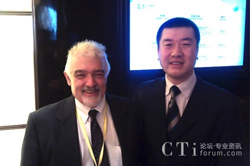 與國際外包管理協(xié)會(huì)主席Jerry E. Durant愉快交流